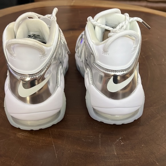 W Nike Air More Uptempo (limited edition) collectors - Picture 10 of 15